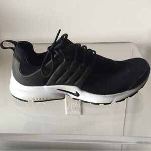 Nike Presto Sneakers Women 8 (US)